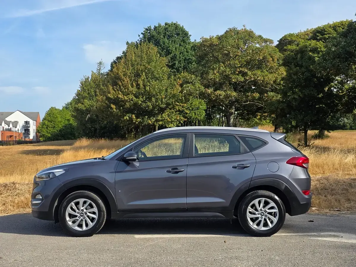 Used Hyundai Tucson SE 116 HP (85 kW) 2017 Grey SUV