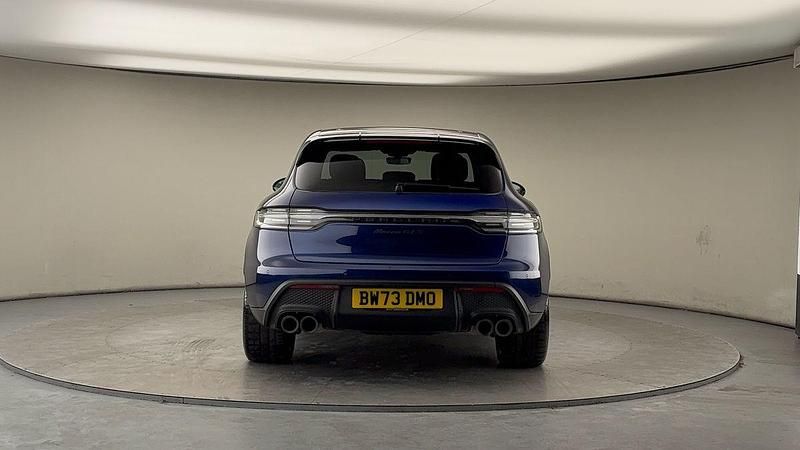 Used Porsche Macan 440 HP (323 kW) 2024 Gentian blue SUV