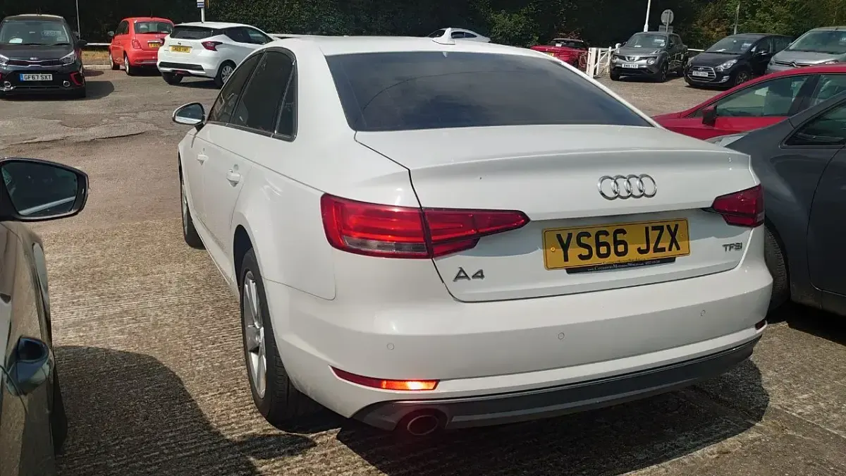 Used Audi A4 Sport 150 HP (110 kW) 2016 White Sedan