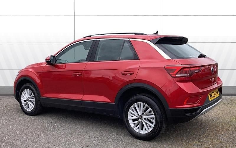 Second-hand VW T-Roc Life 110 CP (80 kW) 2023 Roșu SUV