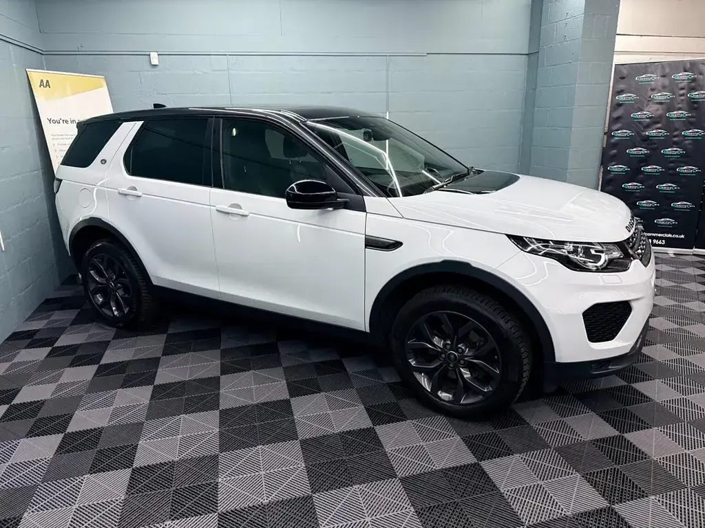 Used Land Rover Discovery Sport Landmark 180 HP (132 kW) 2018 White SUV