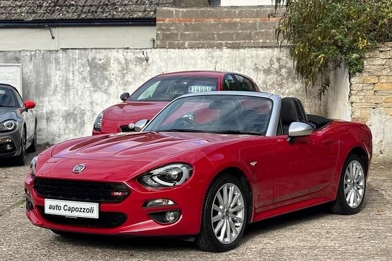 Passione red Used 2016 Fiat 124 Spider Anniversary Cabriolet | £14,995 (Fair price) - Image 1/1