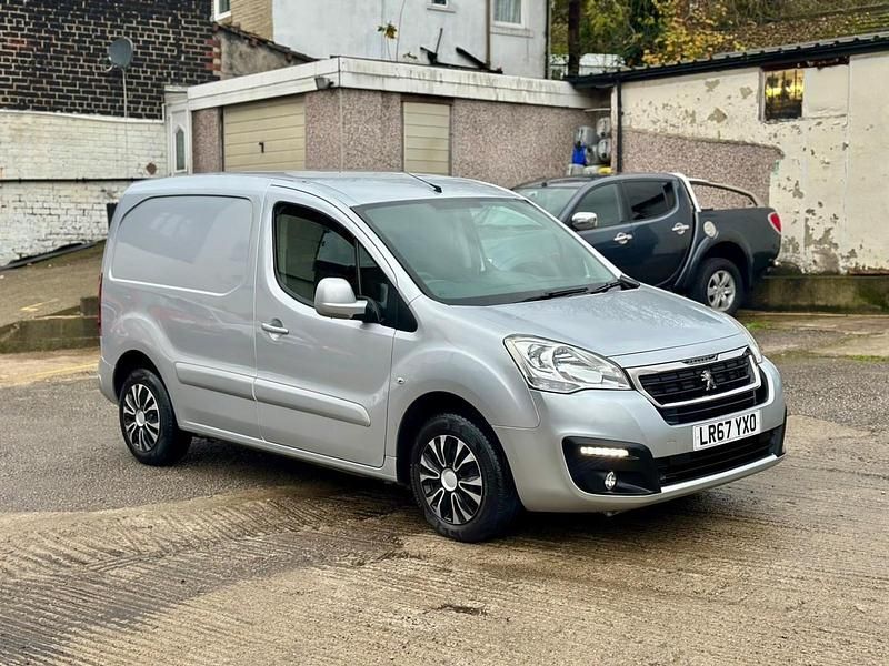 Used Peugeot Partner 2017 Silver MPV