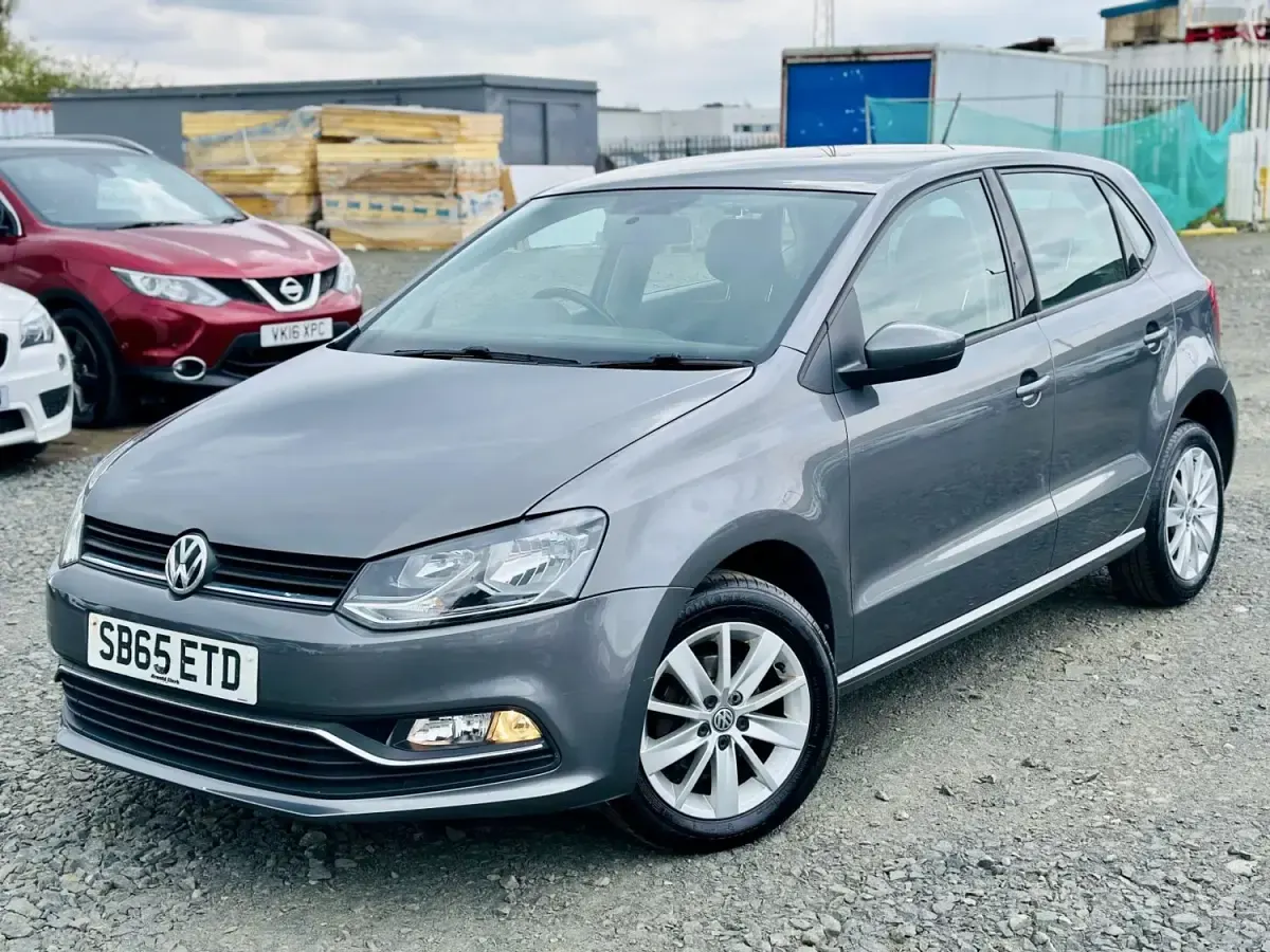 Usado VW Polo SE 2015 Cinzento Citadino