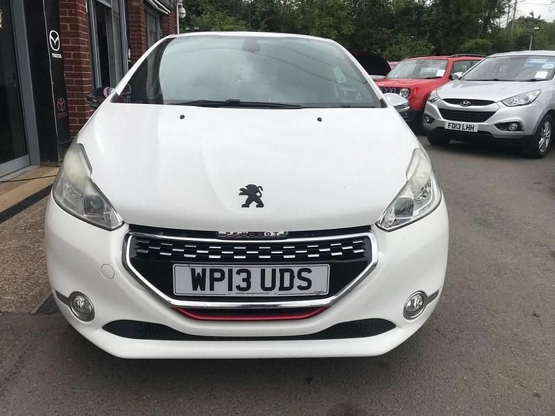 Used Peugeot 208 GTi 200 HP (147 kW) 2013 White Hatchback