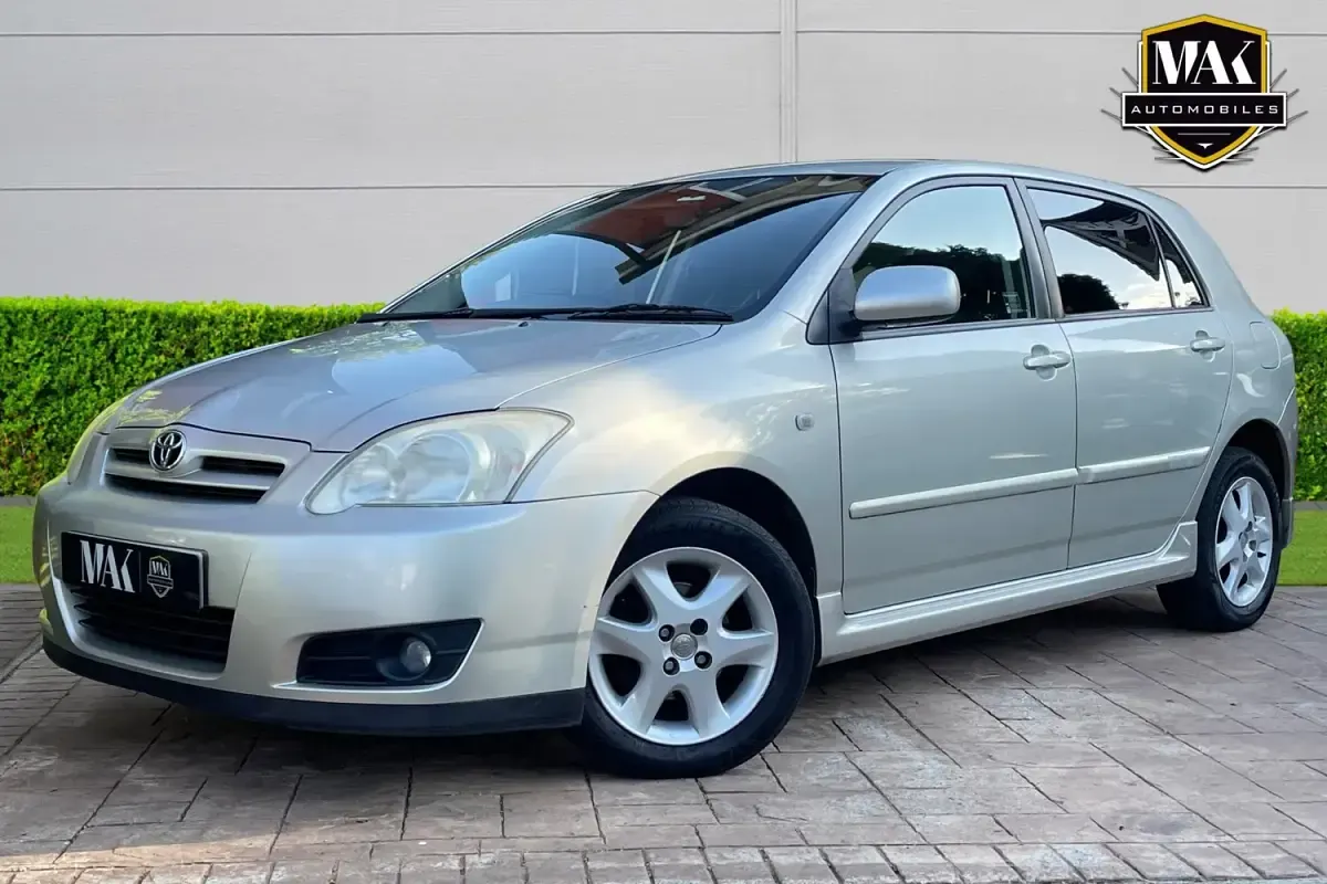 Second-hand Toyota Corolla 97 CP (71 kW) 2006 Argintiu Hatchback