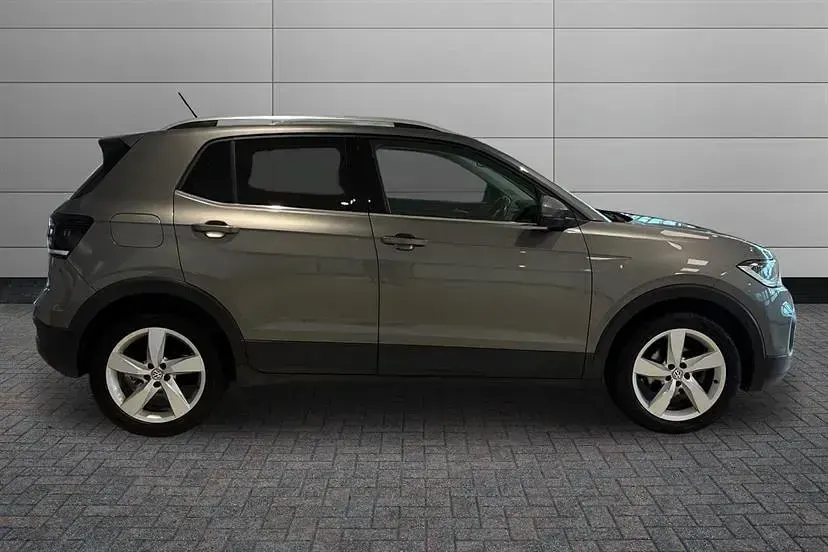 Used VW T-Cross SEL 150 HP (110 kW) 2020 Limestone grey SUV