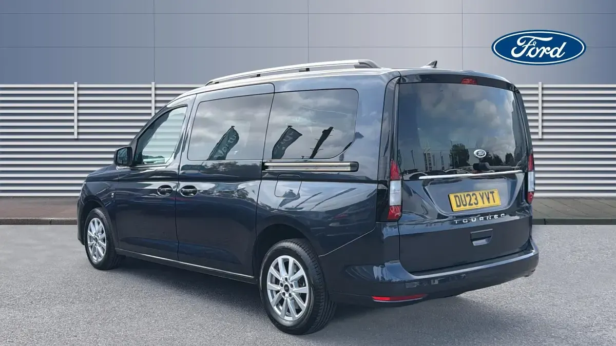 Used Ford Tourneo Connect Titanium 122 HP (89 kW) 2023 Blue MPV