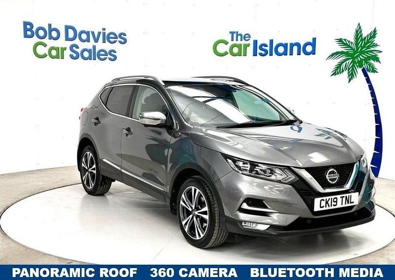 Grey Used 2019 Nissan Qashqai N-Connecta SUV | £9,550 (Fair price) - Image 1/4