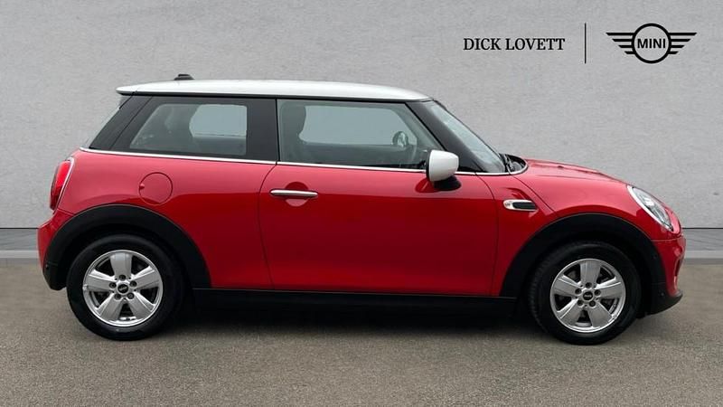 Used Mini Cooper Classic 134 HP (98 kW) 2020 Red Hatchback