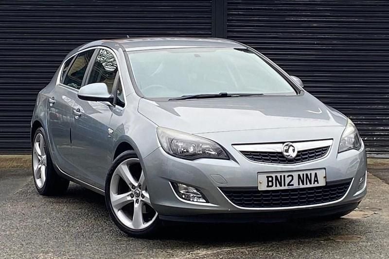 Used Vauxhall Astra SRi 165 HP (121 kW) 2012 Silver Hatchback