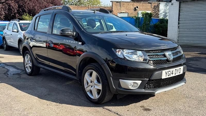 Black Used 2014 Dacia Sandero Lauréate Hatchback | £3,795 (Fair price) - Image 1/3