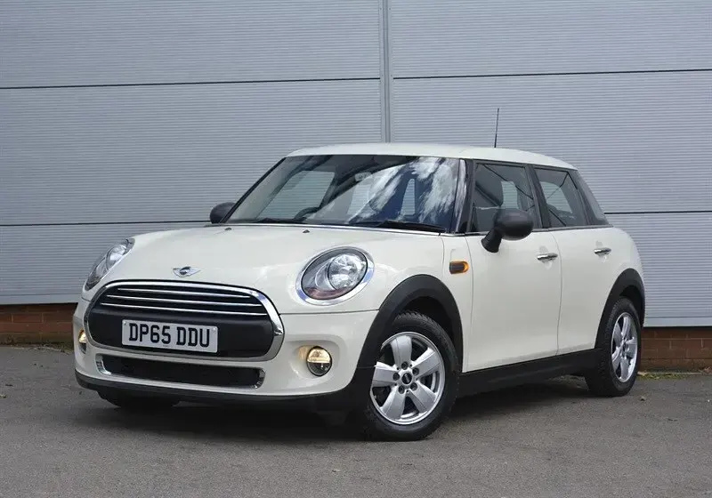 Used Mini ONE Hatch 102 HP (75 kW) 2015 White Hatchback