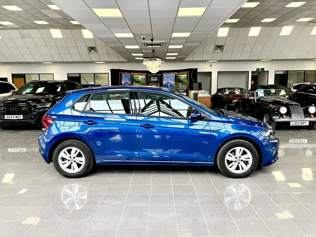 Begagnad VW Polo SE 80 HK (58 kW) 2020 Blå Halvkombi