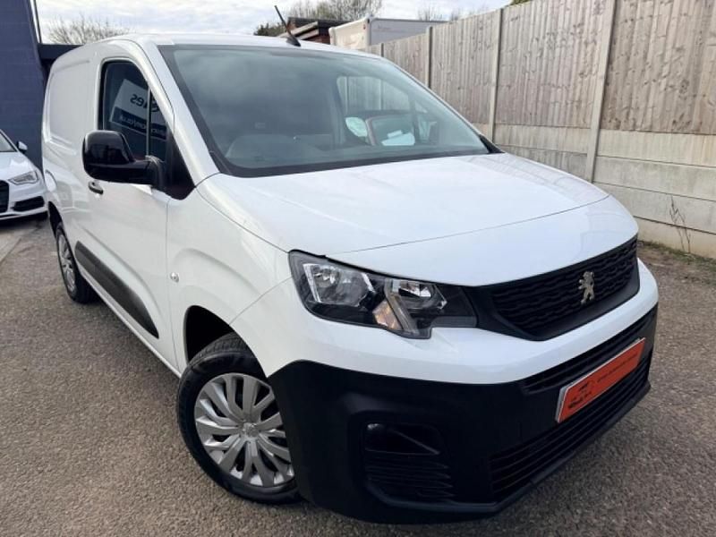 Used Peugeot Partner Premium 131 HP (96 kW) 2022 White MPV