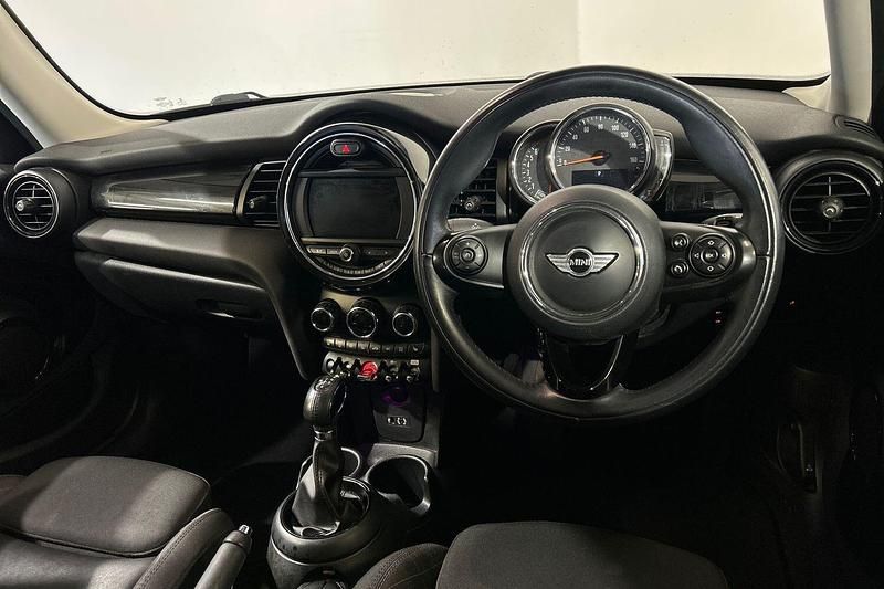 Used Mini Cooper Hatch 134 HP (98 kW) 2017 Black Hatchback
