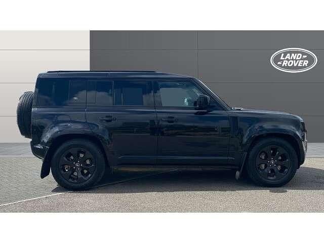 Used Land Rover Defender HSE Dynamic 300 HP (220 kW) 2023 Black SUV