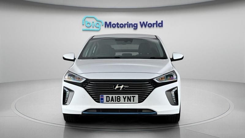 Used Hyundai Ioniq Premium 141 HP (103 kW) 2018 White Hatchback