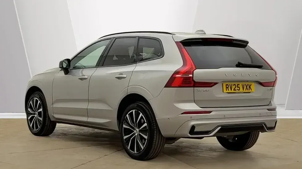 Usado Volvo XC60 Ultra 250 HP (183 kW) 2025 Prateado SUV