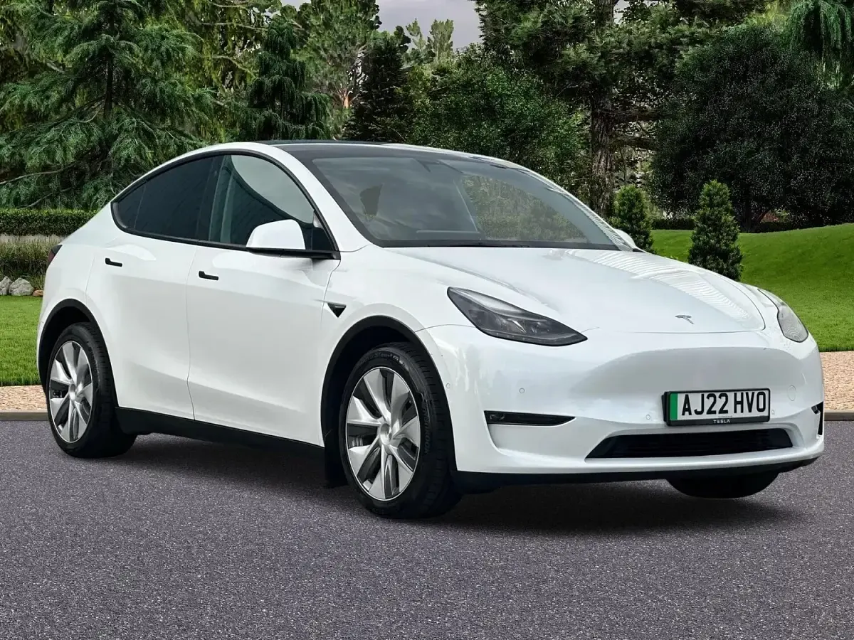 Used Tesla Model Y Long Range AWD 278 kW (378 HP) 2022 White SUV