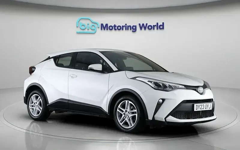 Used Toyota C-HR 122 HP (89 kW) 2023 White SUV