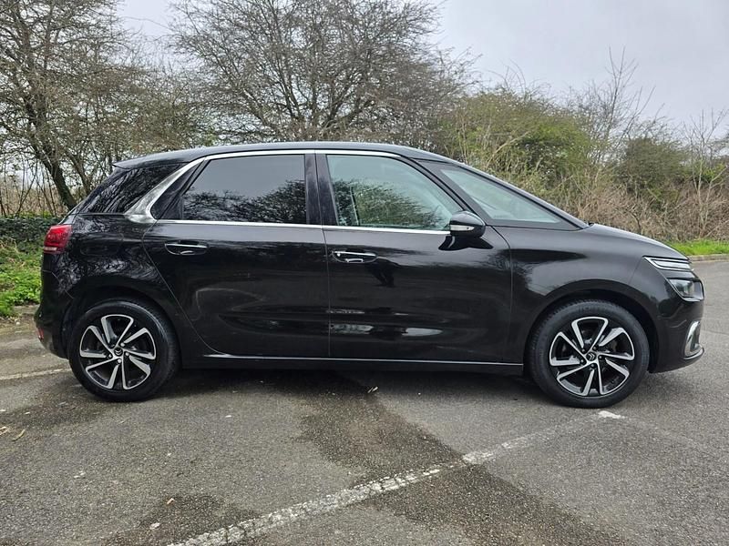 Usado Citroën C4 Picasso Flair 130 HP (95 kW) 2016 Preto Monovolume