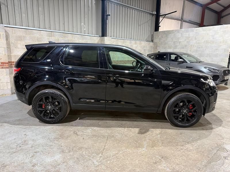Used Land Rover Discovery Sport Landmark 180 HP (132 kW) 2019 Black SUV