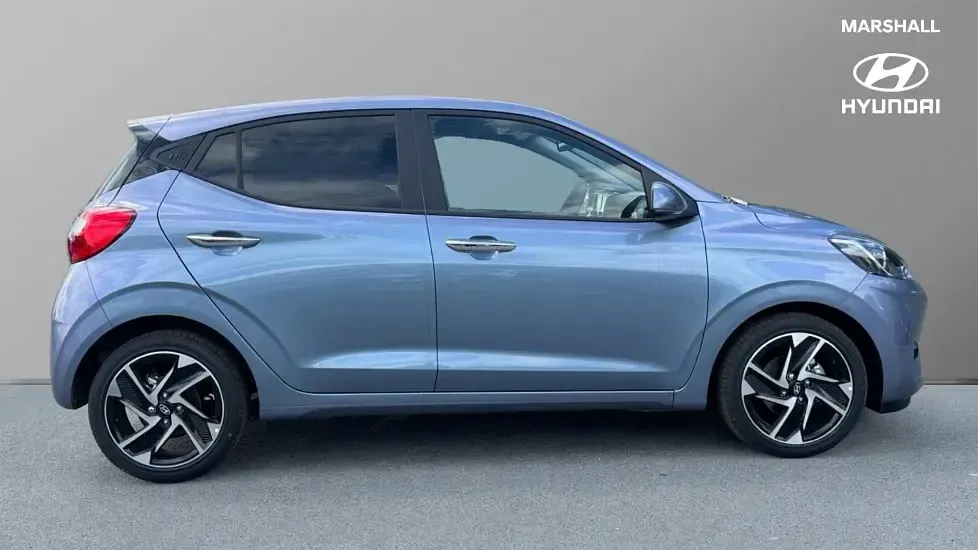 New Hyundai i10 Premium 79 HP (58 kW) 2026 Meta blue Hatchback