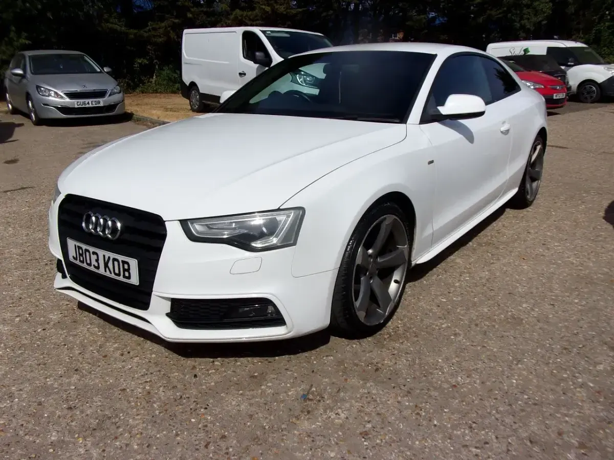 Used Audi A5 Black Edition 177 HP (130 kW) 2012 White Coupe