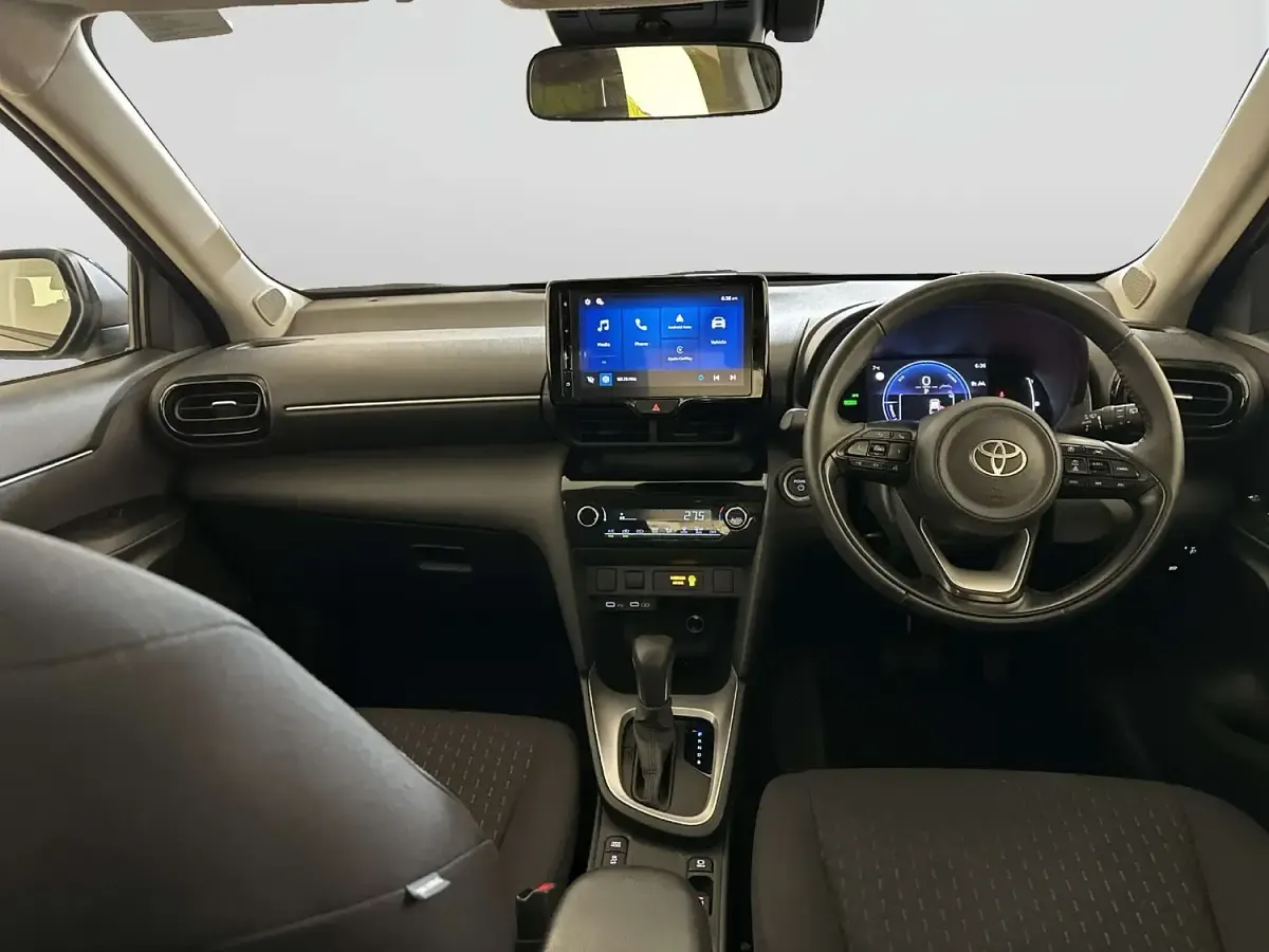 Used Toyota Yaris Cross 116 HP (85 kW) 2025 Black SUV