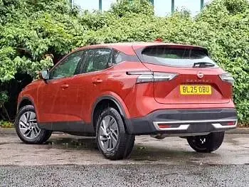Used Nissan Qashqai Acenta Premium 140 HP (102 kW) 2025 Red SUV