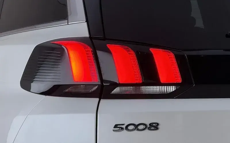 Used Peugeot 5008 Premium 181 HP (133 kW) 2019 White SUV