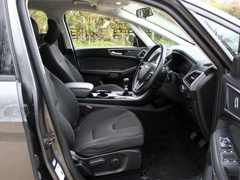 Used Ford S-MAX Zetec 150 HP (110 kW) 2016 Grey MPV