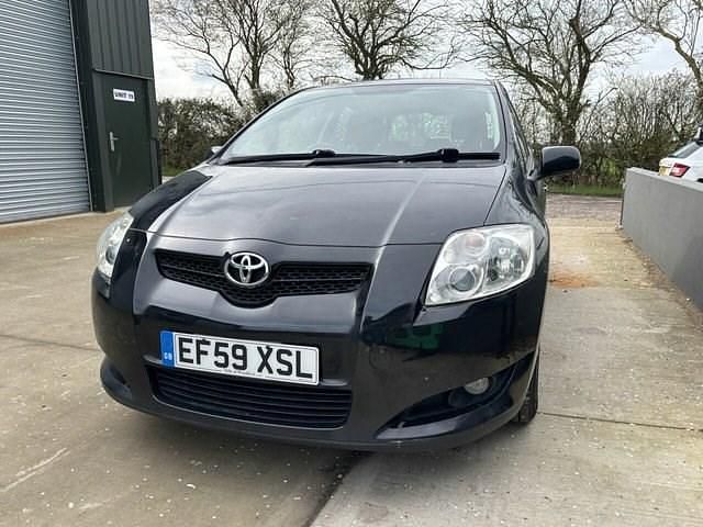 Used Toyota Auris 124 HP (91 kW) 2010 Black Hatchback