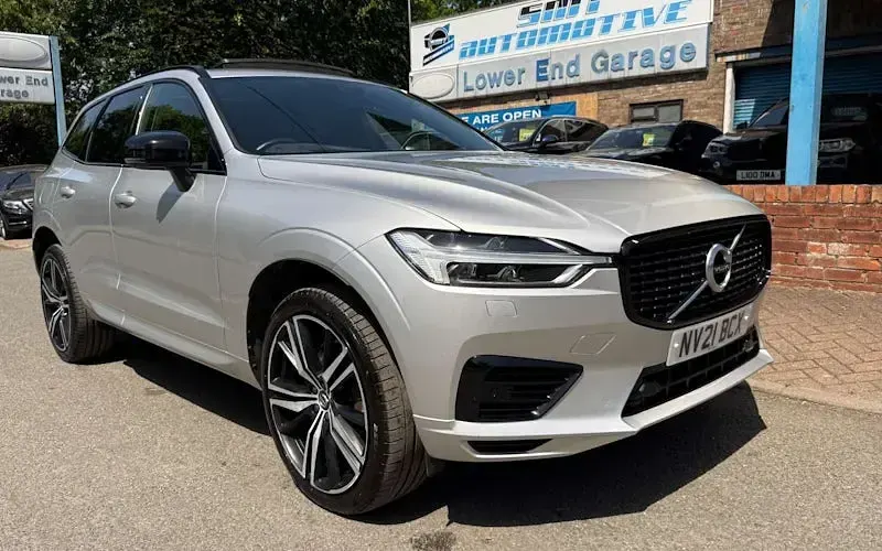 Usado Volvo XC60 R-Design Pro 390 HP (286 kW) 2021 SUV