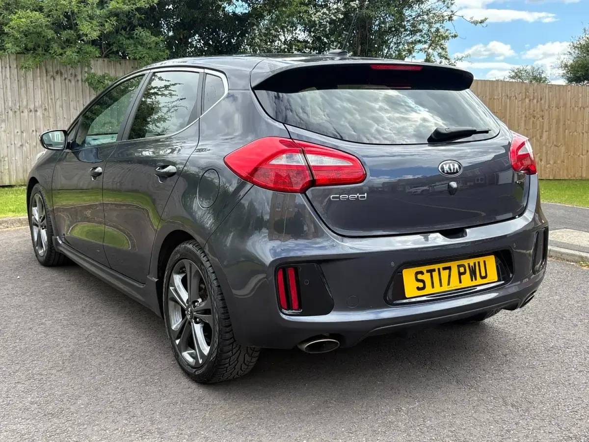 Używany Kia Ceed GT-Line 118 KM (86 kW) 2017 Srebrny Hatchback