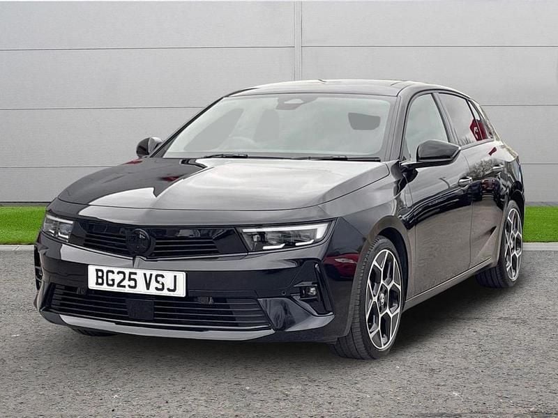 Used Vauxhall Astra Ultimate 128 HP (94 kW) 2025 Black Hatchback