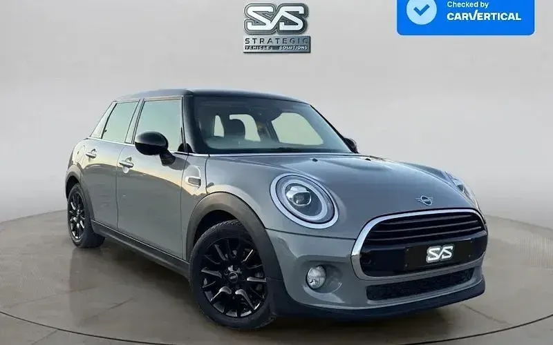 Używany Mini Cooper Classic 136 KM (100 kW) 2019 Hatchback
