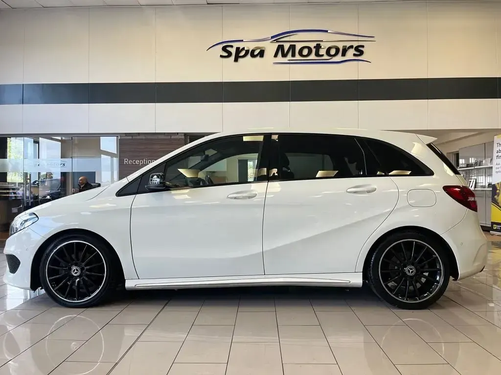 Used Mercedes B180 AMG line 109 HP (80 kW) 2017 White Hatchback