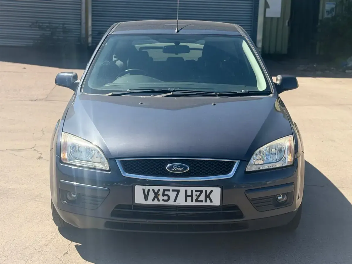 Usado Ford Focus Style 2007 Cinzento Citadino
