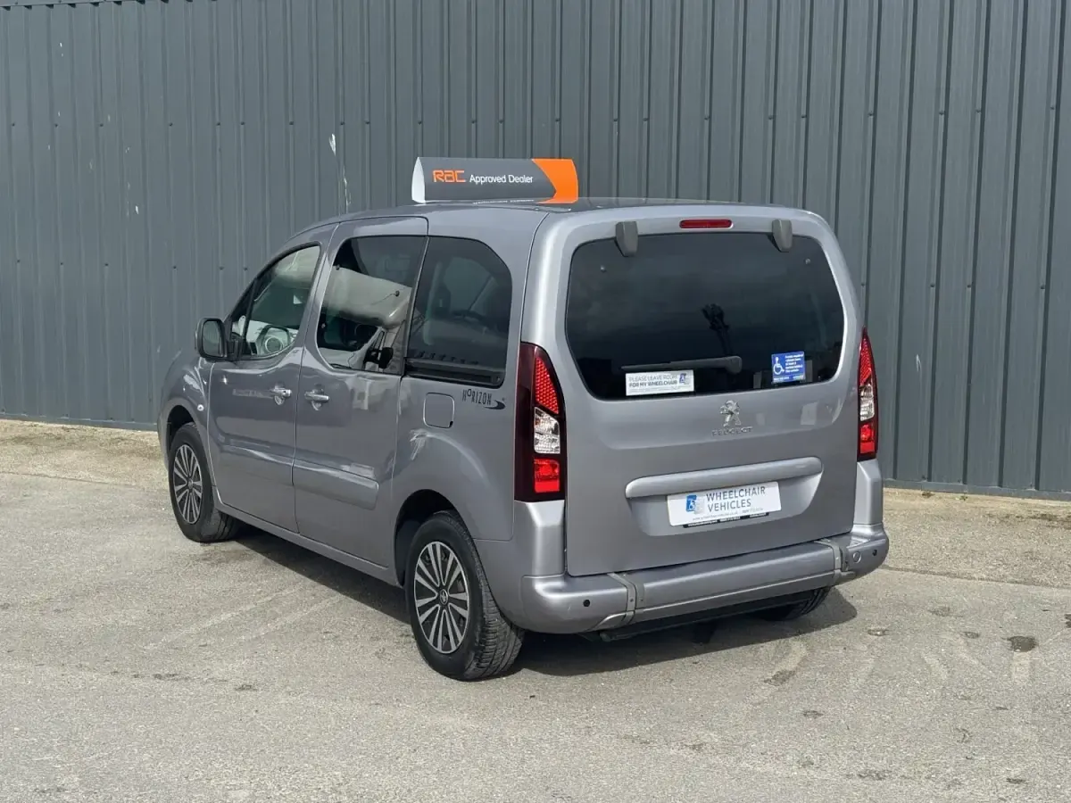 Used Peugeot Partner Tepee Active 98 HP (72 kW) 2017 Grey MPV
