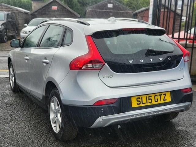 Used Volvo V40 SE 113 HP (83 kW) 2015 Silver Hatchback