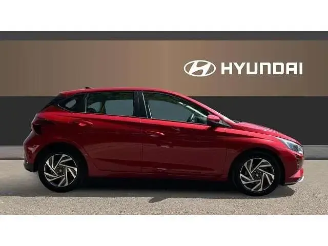 Used Hyundai i20 Advanced 100 HP (73 kW) 2025 Red Hatchback