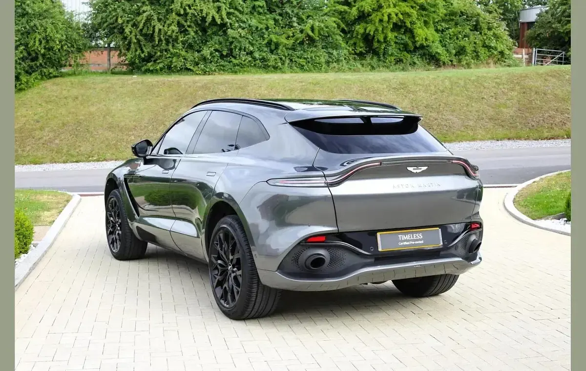 Used Aston Martin DBX 542 HP (398 kW) 2021 Silver SUV