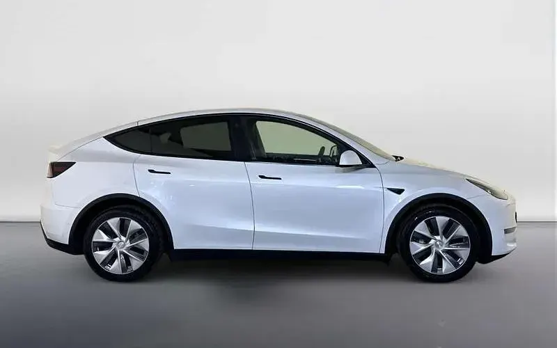 Used Tesla Model Y Long Range AWD 286 kW (389 HP) 2022 White SUV