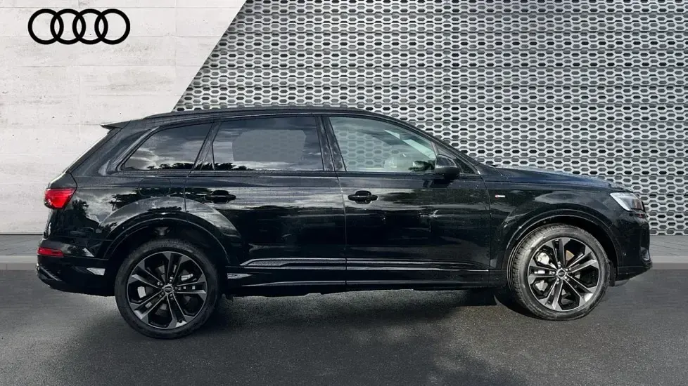 New Audi Q7 Black Edition 340 HP (250 kW) 2026 Black SUV