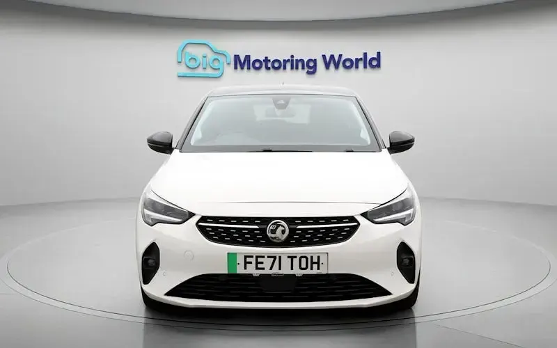 Used Vauxhall Corsa-e Elite 100 kW (136 HP) 2020 White Hatchback