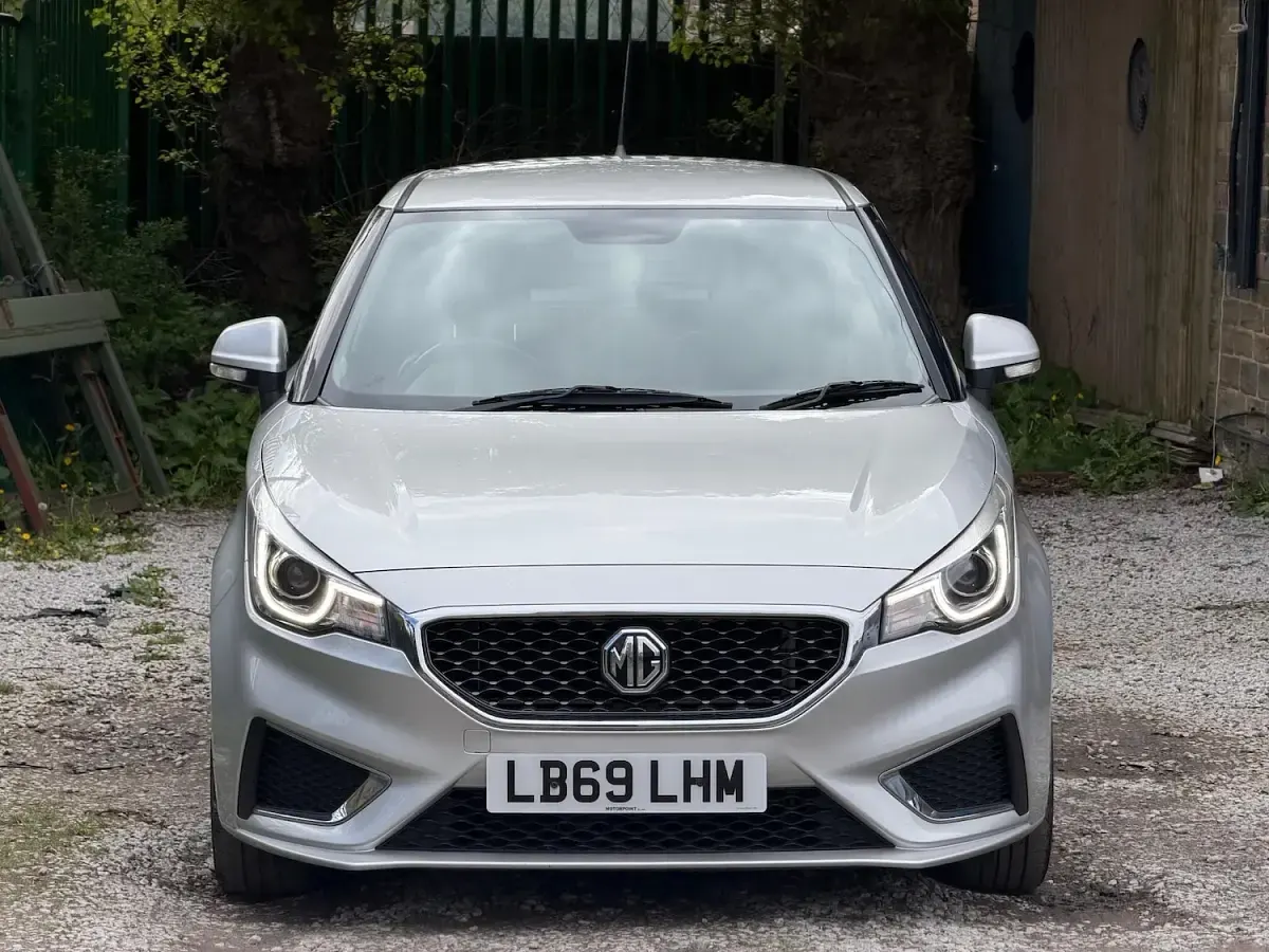 Used MG MG3 Exclusive 106 HP (77 kW) 2019 Silver Hatchback
