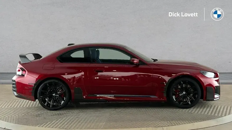 Begagnad BMW M2 Comfort Edition 473 HK (347 kW) 2026 Röd Sportkupé
