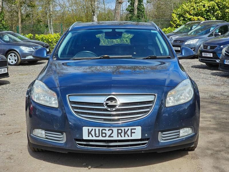 Used Vauxhall Insignia S 160 HP (117 kW) 2012 Blue Estate